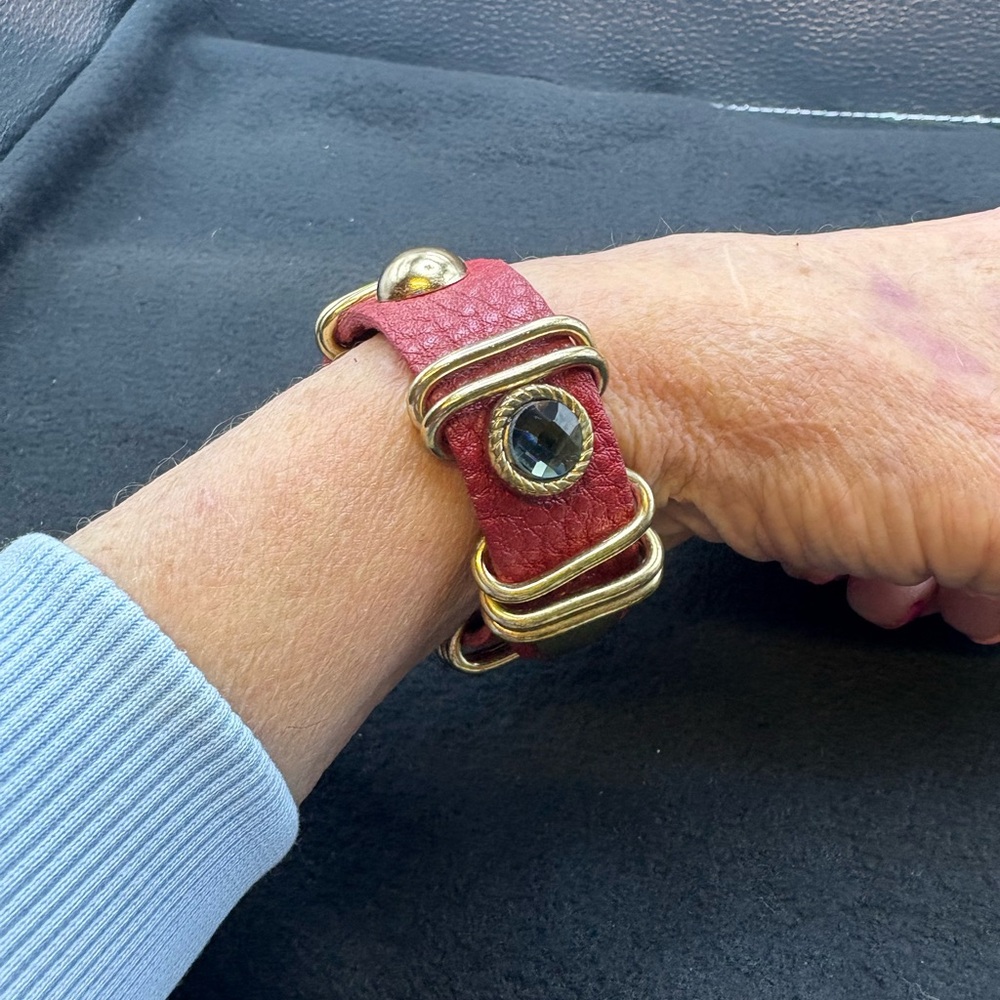 Vintage Star King Red Leather Bracelet with Gold Accents
